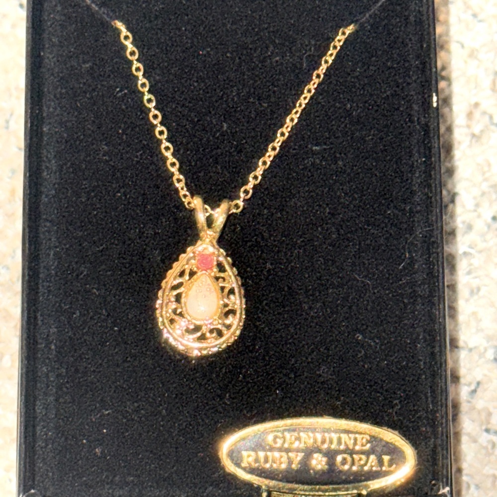 Van Doran Genuine Ruby & opal pendant necklace.  18”  New w box